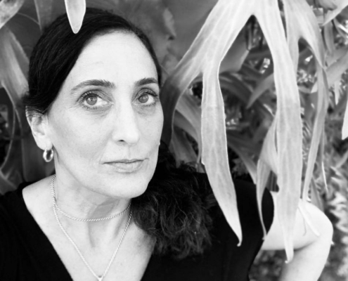 Julie Davidow headshot