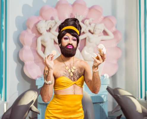 Anthony Mendez (Queef Latina)