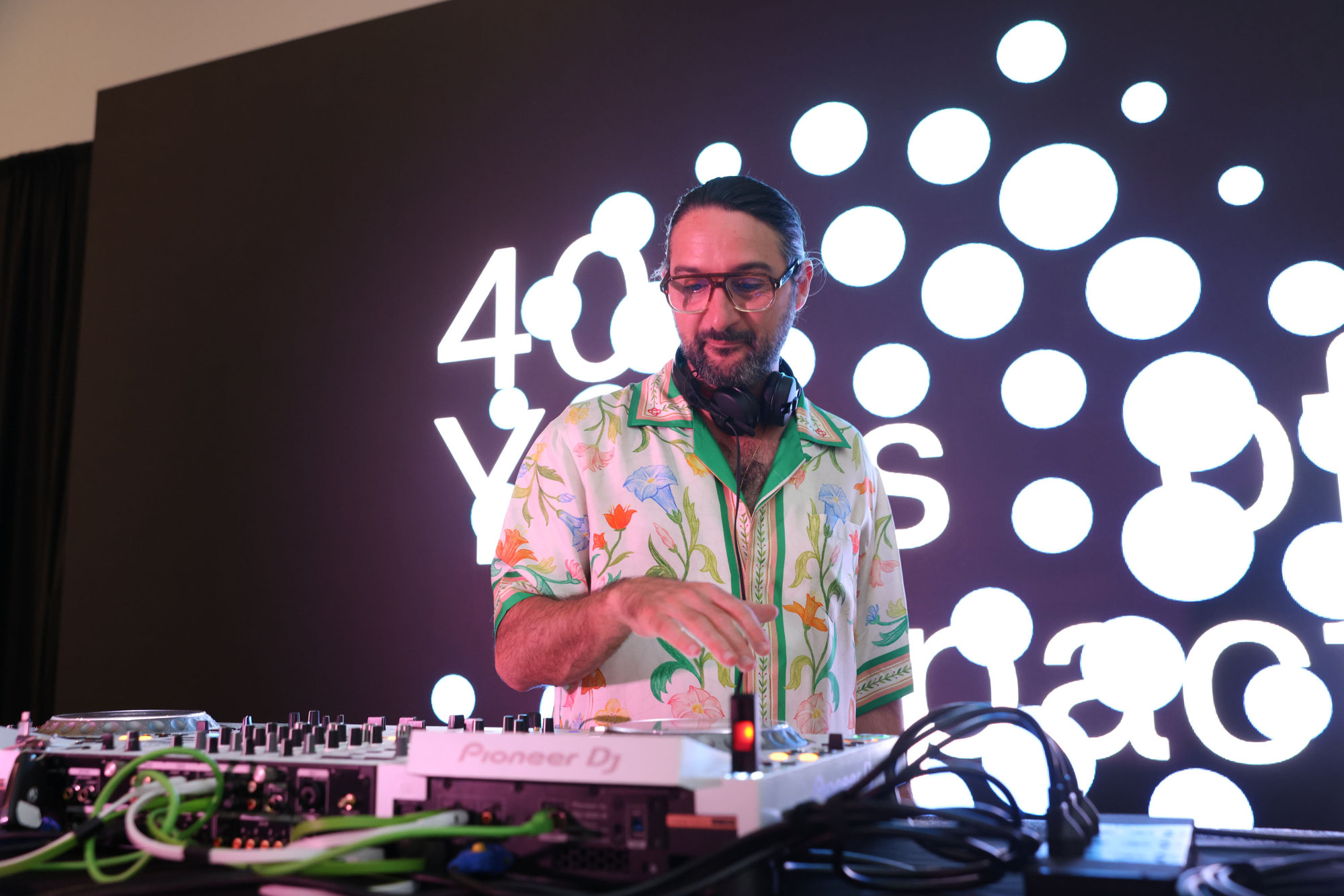 DJ1