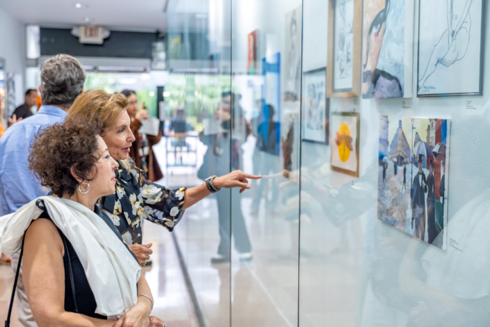 Vitrine Barabara Harris Vitrine Barabara Harris