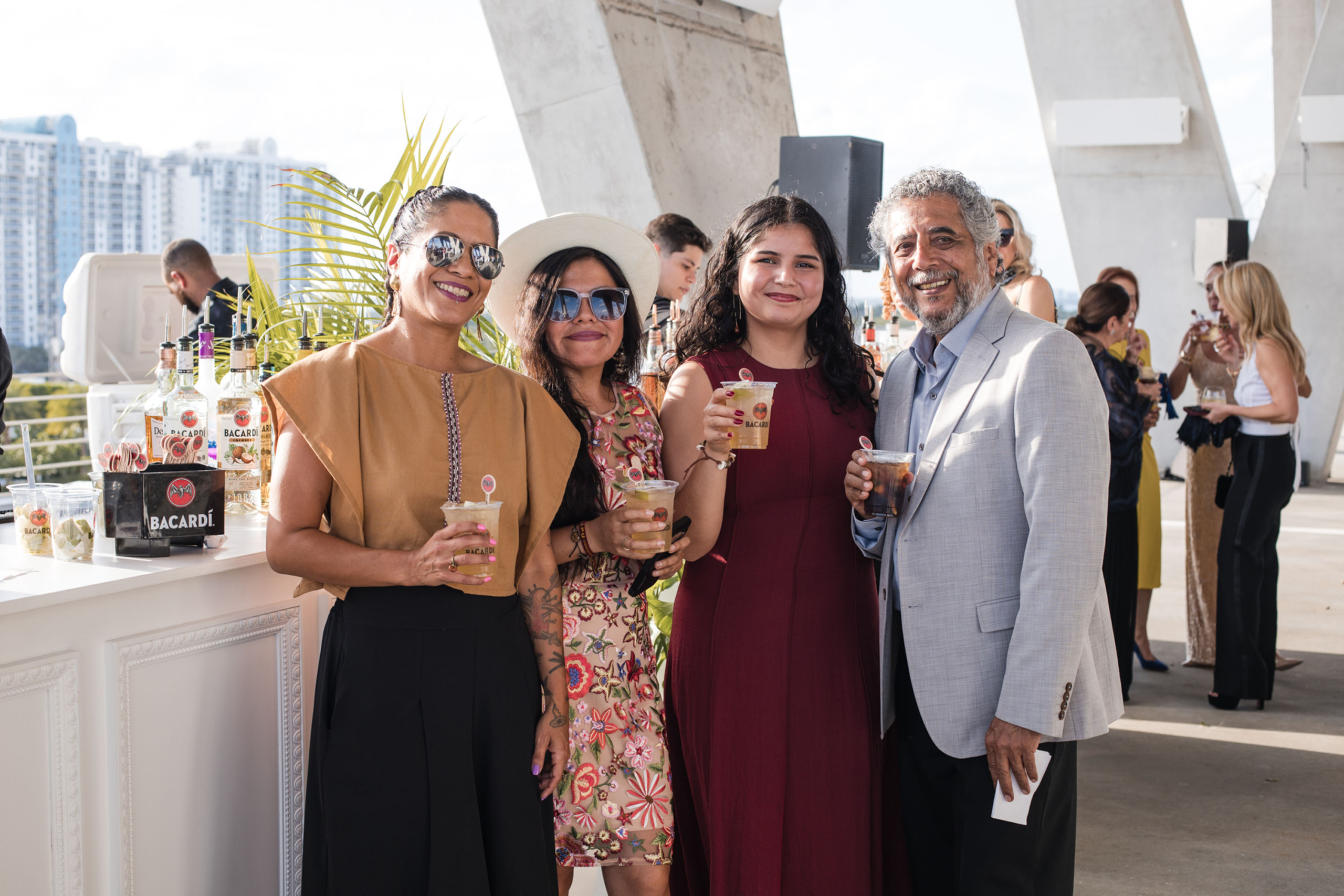 Diana Larrea, Lucia Morales, Marie Franco & Jorge Larrea 7385