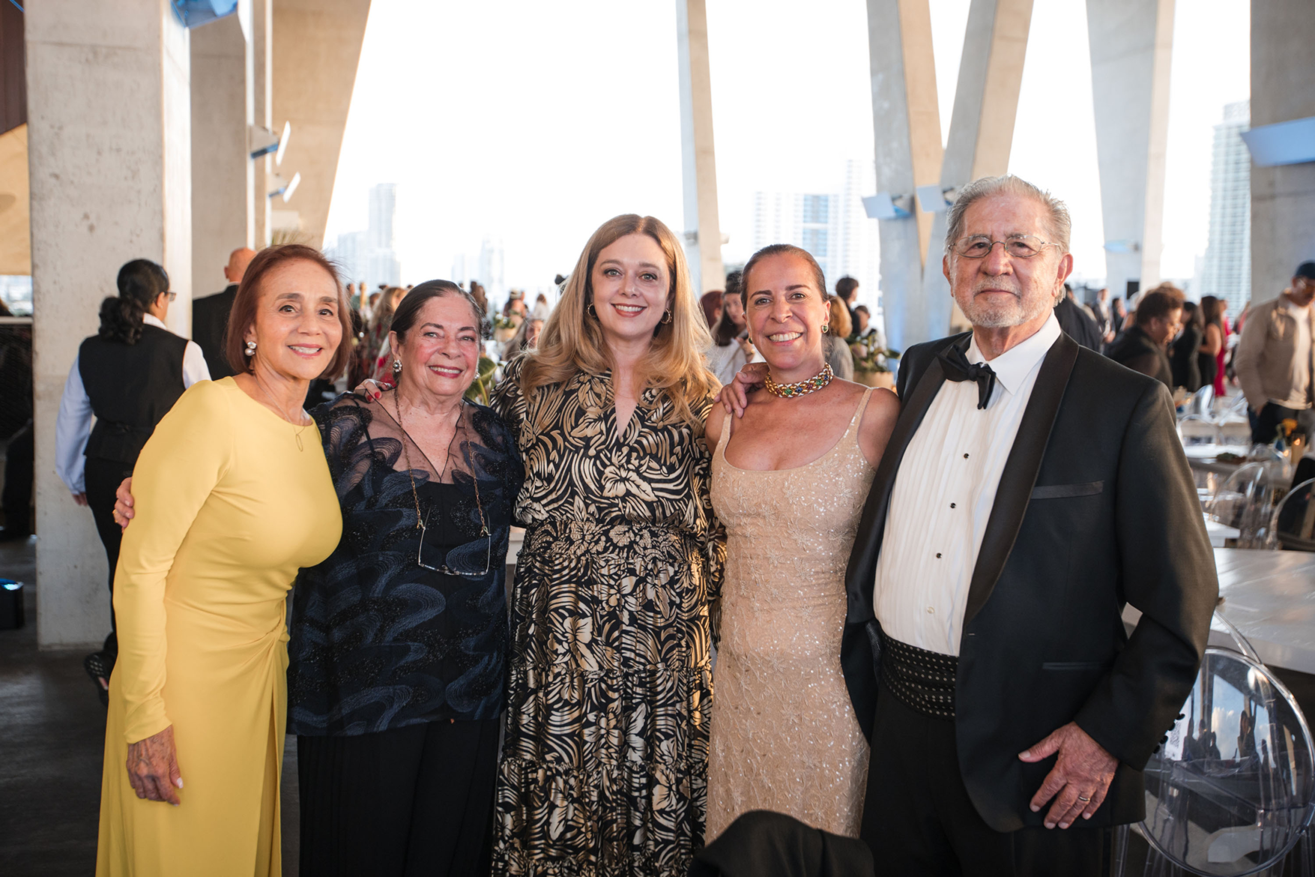 Gloria La Cava, Tanya Capriles, Maria Regina Paiz, Tanya Brillembourg & Sergio Garcia Granados 7792